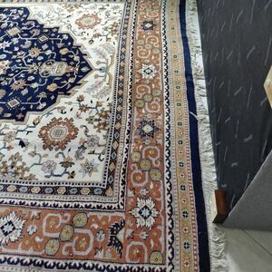 Classic Medallion Area Rug in Navy & Terracotta